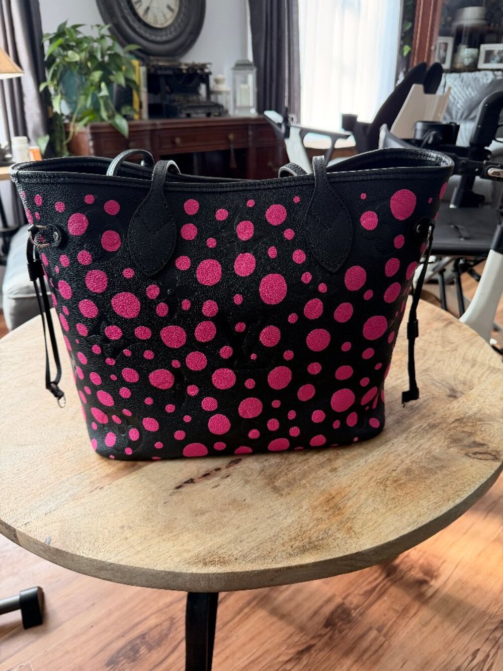 Louis Vuitton × Yayoi Kusama Neverfull MM - 2023 Limited Edition Painted Dots